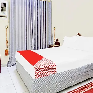 2* Hotel Oyo 794 Great Country