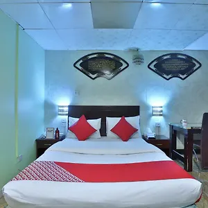 2* Hotel Oyo 261 Remas